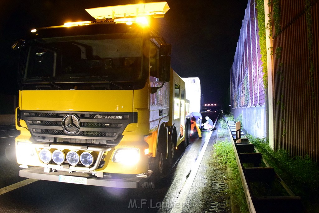 LKW Verfolgung A 3 Rich Oberhausen gestellt mit Nagelbrett Hoehe AS Koeln Dellbrueck P73.JPG - Miklos Laubert